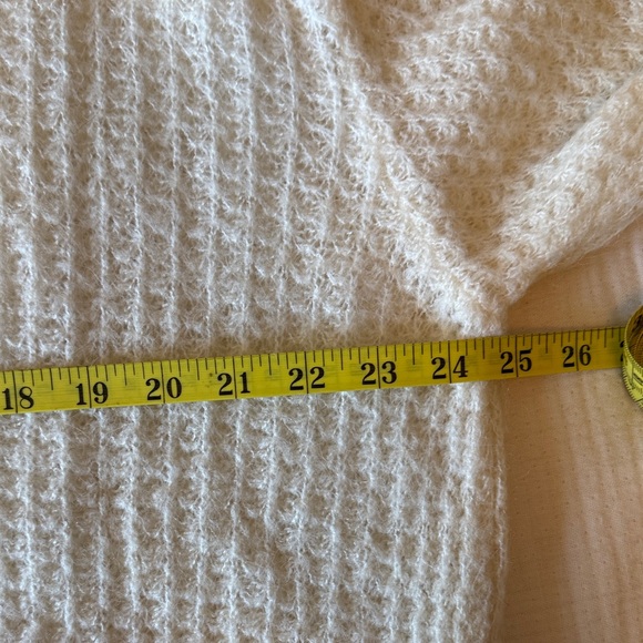 Zara Ivory Acrylic/Alpaca Blend Turtleneck Sweater - Picture 9 of 10